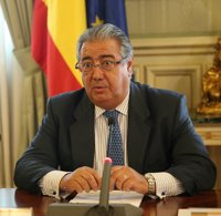 Zoido pide a los delegados del Gobierno mayor implicación de las policías locales en la alerta antiterrorista