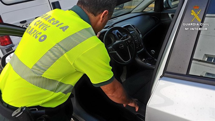 Tres detenidos por estafa