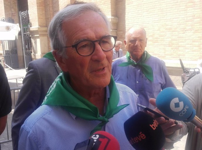El líder del PDeCAT de Barcelona, Xavier Trias, ante los medios en Sants.