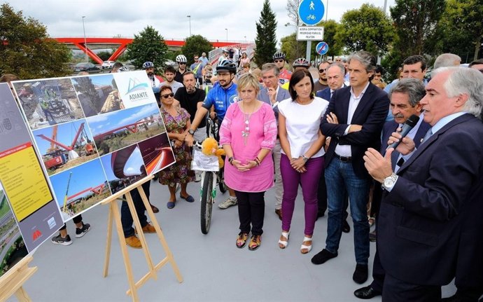 Inauguración pasarela peatonal-ciclista Nueva Montaña-Raos