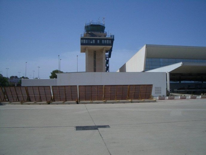 Torre de control del Aeropuerto de Almería
