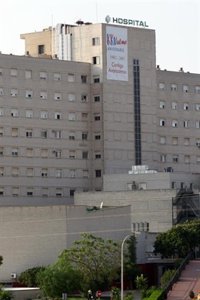 El hospital de Valme en Sevilla apunta que las denuncias de USO "son anteriores a obras de mejora en los ascensores"