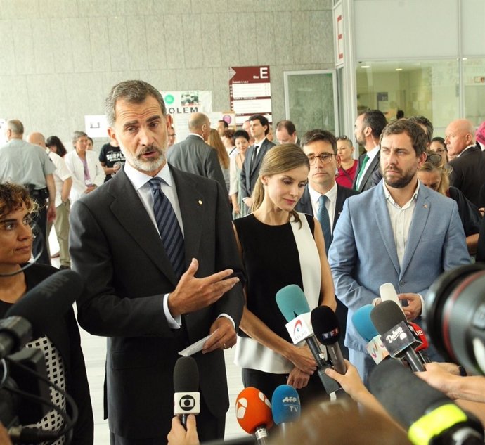 El rei Felipe VI i la reina Letizia, a l'Hospital de Sant Pau
