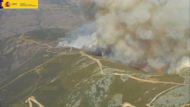 Fwd: [Grupoeconomia] Nota Y Fotografías Mapama Medios Ministerio Incendio Encine