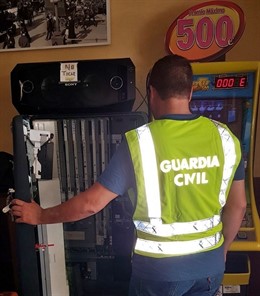 "La Guardia Civil Investigo A Dos Vecinos De Almendralejo Por Mas De Una Decena 