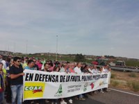 ASAJA exige acabar con "la ruina" del sector frutero tras cortar 800 agricultores la AP-2 en Lérida