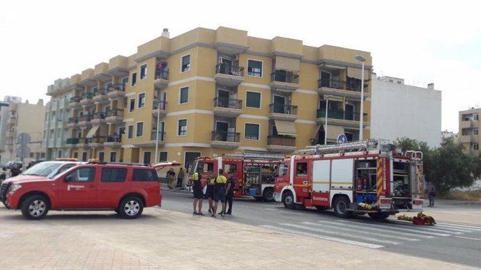 Los vecinos del inmueble de tres plantas han tenido que abandonarlo