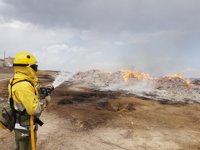 Efectivos del Plan Infomur controlan el incendio declarado en Calar de la Santa