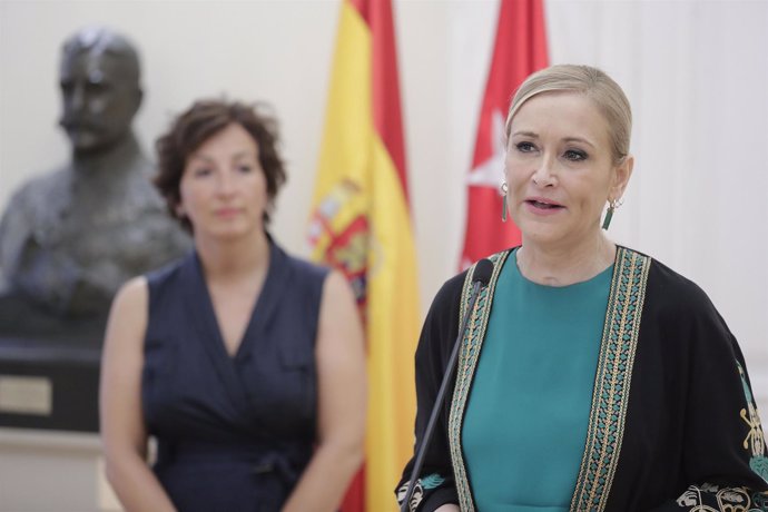 Cifuentes Se Reúne Con La Alcaldesa De San Fernando De Henares
La Presidenta De 