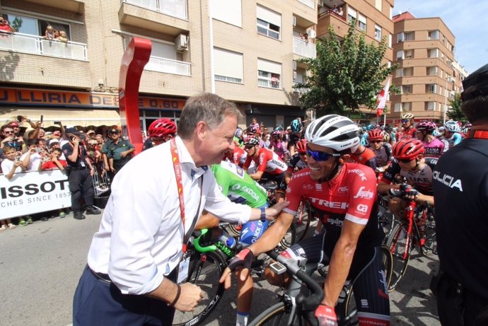 Moragues ha saludado al ciclista Alberto Contador