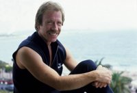 Chuck Norris supera dos ataques al corazón en un mismo día