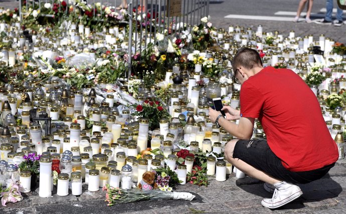 Homenaje a las víctimas del ataque en Turku