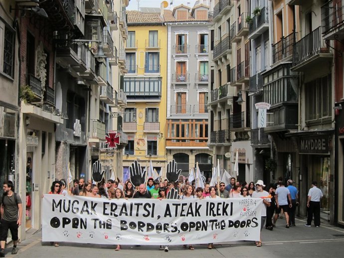 Manifestación en favor de la acogida de refugiados en Pamplona
