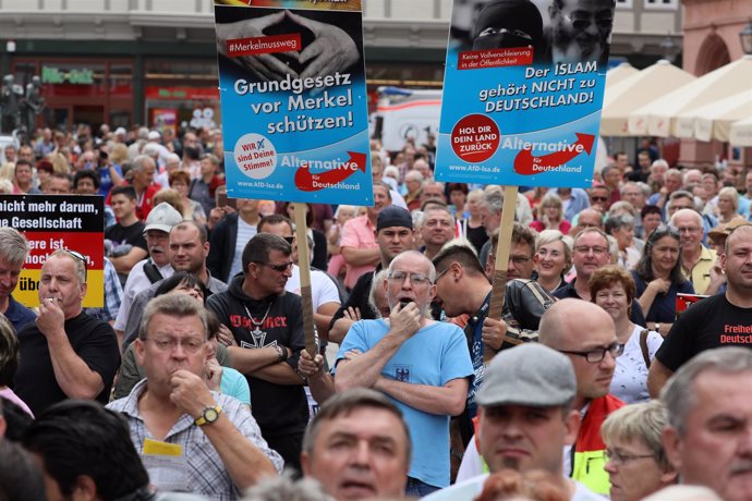 Protestas contra Merkel en Quedlinburg