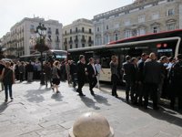 Autoridades parten hacia la manifestación con cinco buses desde Generalitat y Ayuntamiento