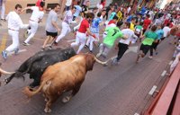 Seis heridos por contusiones tras caídas en el segundo encierro de las fiestas de 'Sanse'