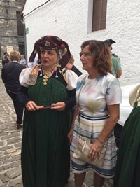Broto afirma que la localidad de Ansó demuestra "la riqueza en cultura y tradiciones del Pirineo"