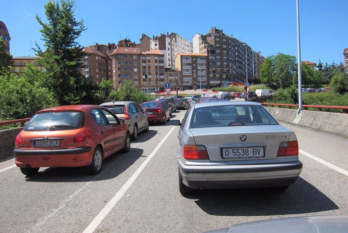 Atasco De Tráfico A La Entrada De Oviedo