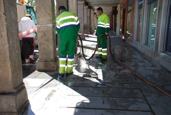 Limpieza en la ciudad de Alcalá de Henares