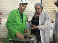 La Junta exige explicaciones al Ministerio de Agricultura por el "trato discriminatorio" a la fruta extremeña