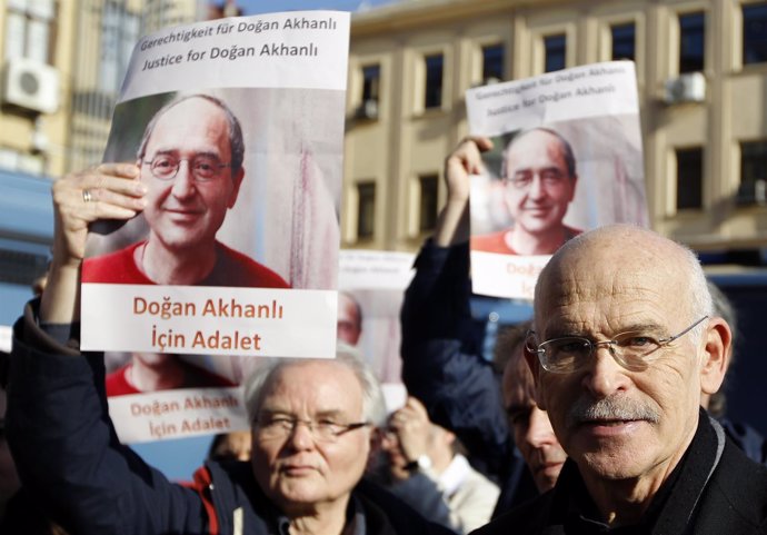 Manifestación en apoyo del escritor Dogan Akhanli 