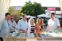 Abren los 'stands' del Patronato de Turismo y La Gomera en Mazagón (Huelva) antes de la regata