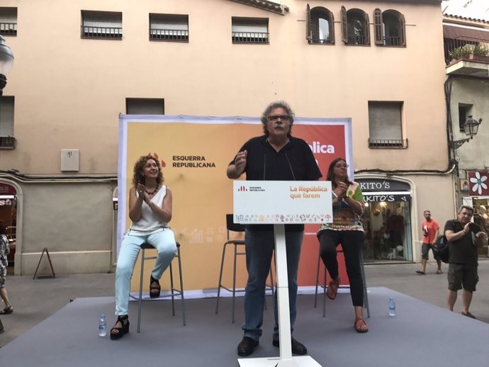 Joan Tardà en un acto de ERC con Ester Capella y Patrícia Gomà