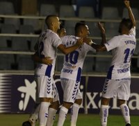 El Tenerife, líder en solitario tras golear al Barça B