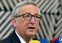 Juncker afirma que Turquía "se aleja a pasos agigantados" de la UE