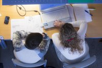 El 60% de los estudiantes bilbaínos cursaría su máster fuera de España y el 50% recurrirá a sus padres para pagarlo