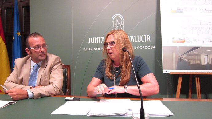 María de los Ángeles Luna en rueda de prensa