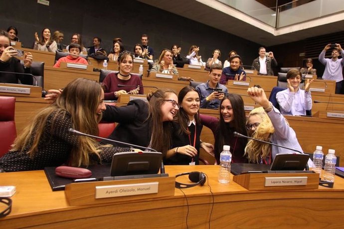 Las ganadoras del Torneo de Debate de Bachillerato del año pasado.