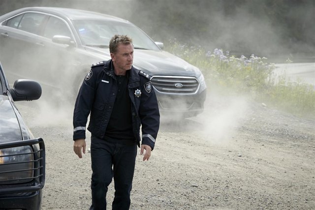 Tim Roth y Christina Hendricks protagonizan Tin Star