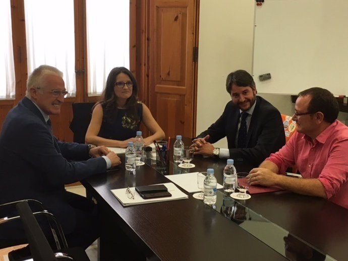 Mónica Oltra en la reunión con representantes de Ford España