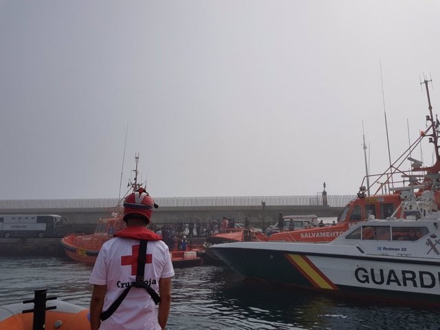 Cruz Roja de Cádiz, en tareas de interceptación de inmigrantes