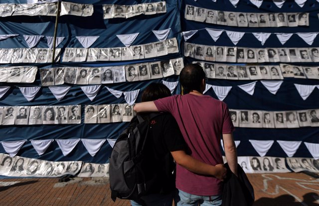 Fotos de personas desaparecidas durante la dictadura argentina