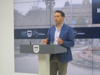 Diputación de Gipuzkoa dice su apuesta es que el aeropuerto de Hondarribia "siga vivo"