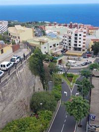 Dos guardias civiles evitan que un hombre caiga al vacío desde 20 metros de altura