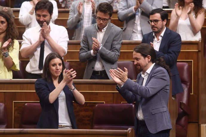 Irene Montero y Pablo Iglesias en el debate de la moción de censura