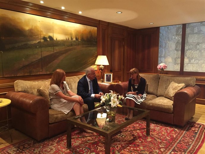 Ceniceros abre el curso político en el Parlamento