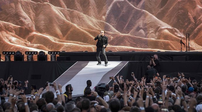 U2