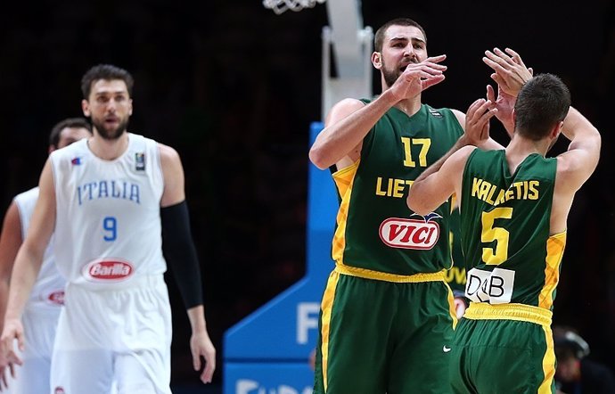 Lituania e Italia en el Eurobasket 2015