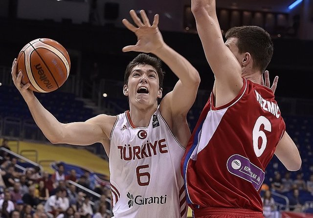 Serbia y Turquía en el Eurobasket 2015