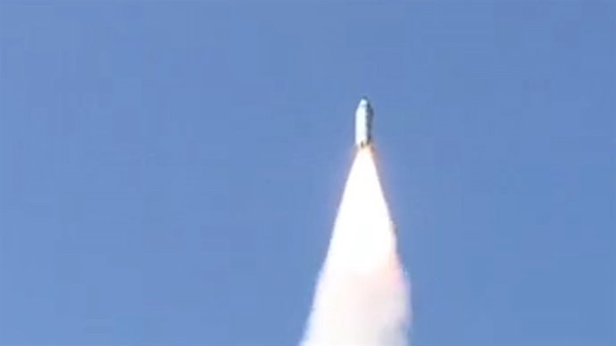 Corea del Norte lanza un misil que sobrevuela Japón
