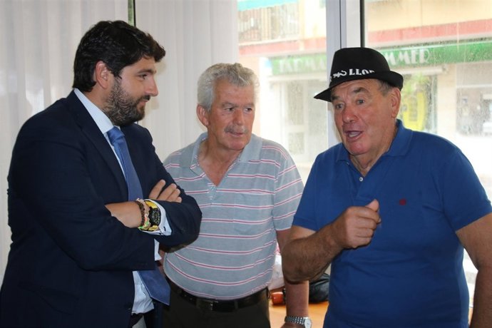 Fernando López Miras, en su visita al centro social de personas mayores