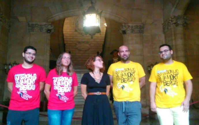 Eva Frade y el colectivo de Orgull Llonguet