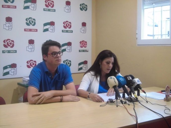 Ángeles Férriz ofrece una rueda de prensa.