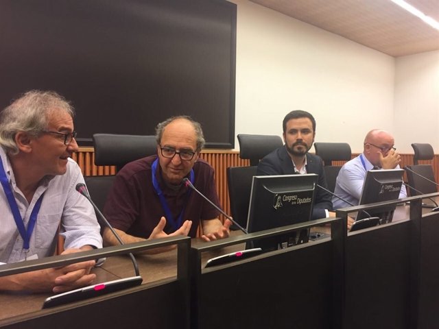 L'escriptor turc en el Congrés