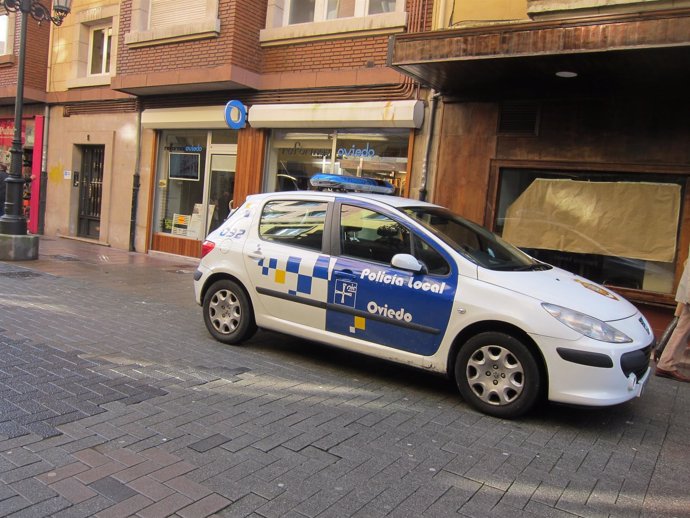 Coche de la Policía Local de Oviedo, Policía Local 
