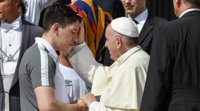 El papa Francisco se reúne con los supervivientes del Chapecoense